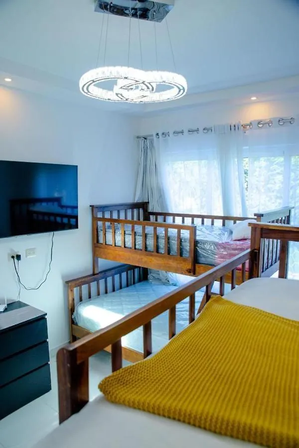 كاباريتي Villa Montreal جمهورية الدومينيكان